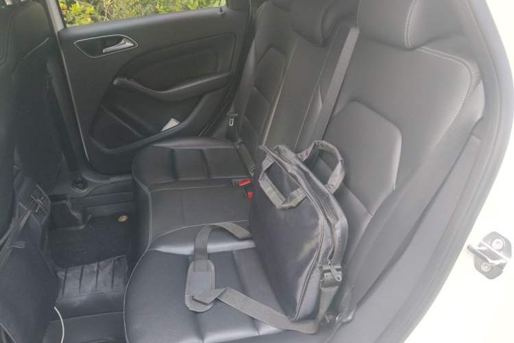 Used Mercedes-Benz B-Class 2019 B 200 Fashion Model Left Rear Seat