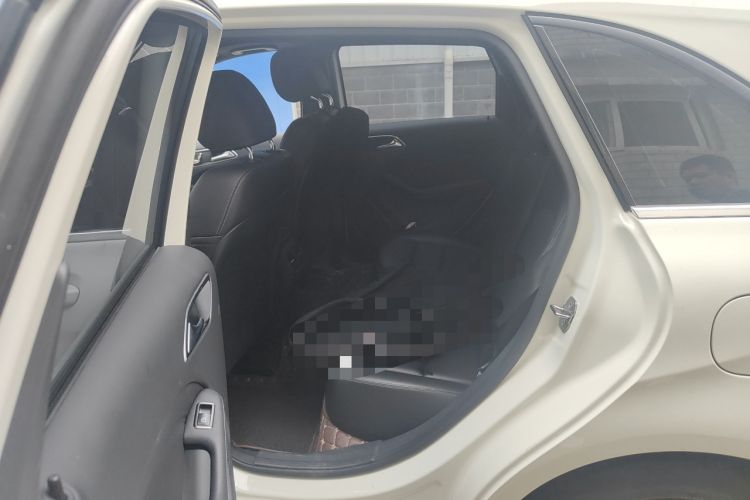 Used Mercedes-Benz B-Class 2019 B 200 Fashion Model Left Rear Seat