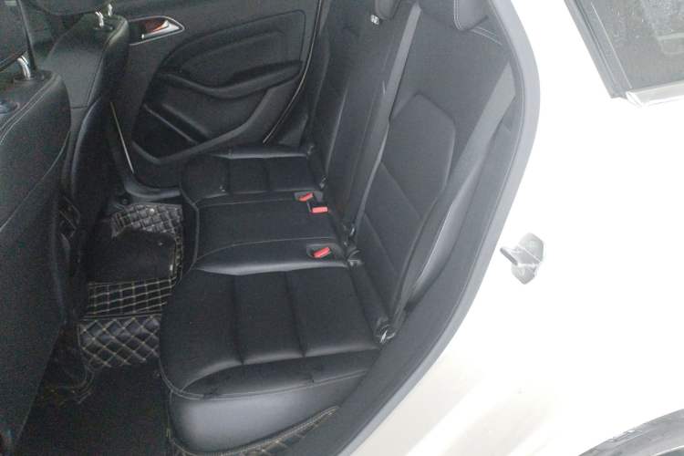 Used Mercedes-Benz B-Class 2019 B 200 Fashion Model Left Rear Seat