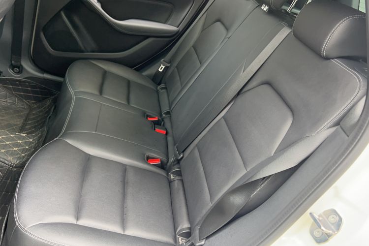 Used Mercedes-Benz B-Class 2019 B 200 Sport Edition Left Rear Seat