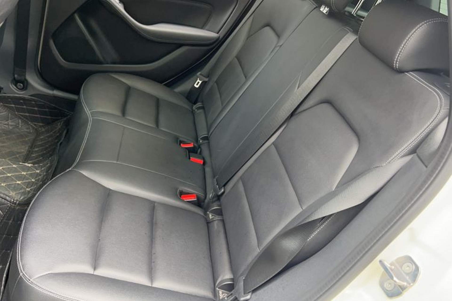 Used Mercedes-Benz B-Class 2019 B 200 Sport Edition Left Rear Seat