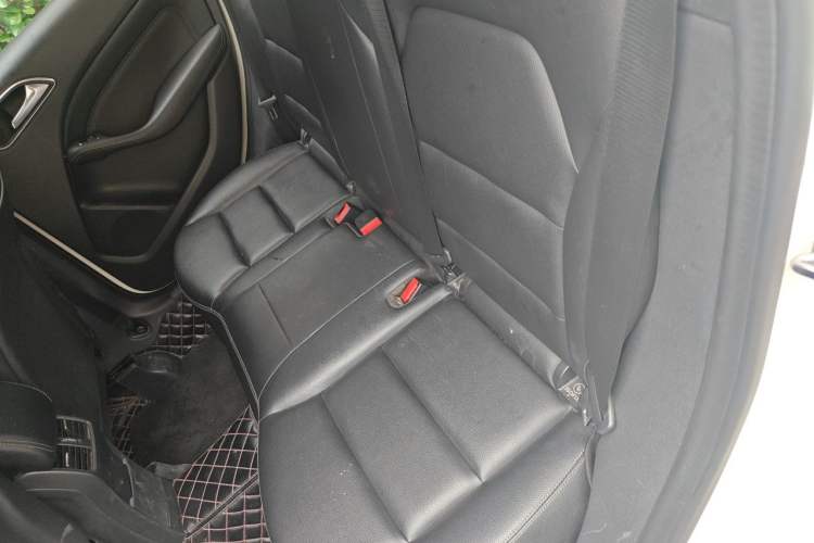 Used Mercedes-Benz B-Class 2019 B 200 Fashion Model Left Rear Seat