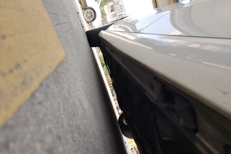Used Mercedes-Benz B-Class 2019 B 200 Sport Edition Left Side Sill