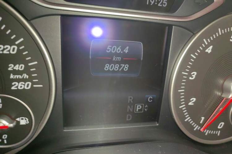 Used Mercedes-Benz B-Class 2019 B 200 Sport Edition Odometer Close Up