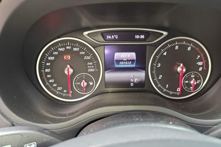 Used Mercedes-Benz B-Class 2019 B 200 Fashion Model Odometer Close Up
