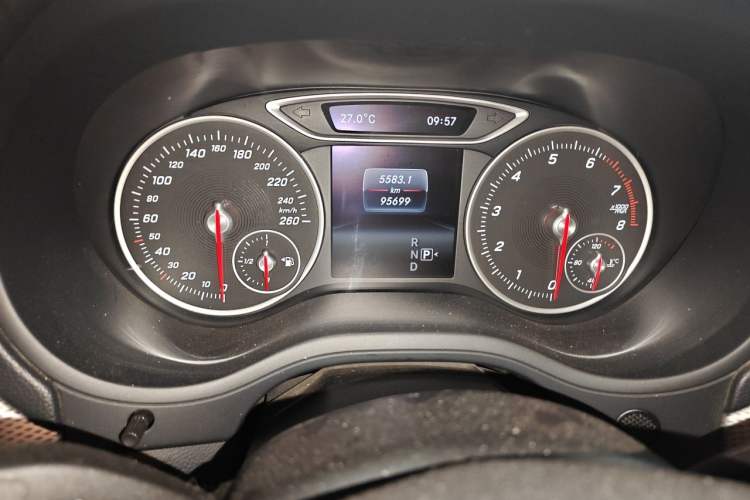 Used Mercedes-Benz B-Class 2019 B 200 Sport Edition Odometer Close Up