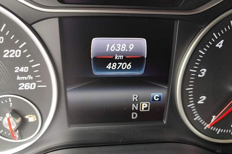 Used Mercedes-Benz B-Class 2019 B 200 Sport Edition Odometer Close Up