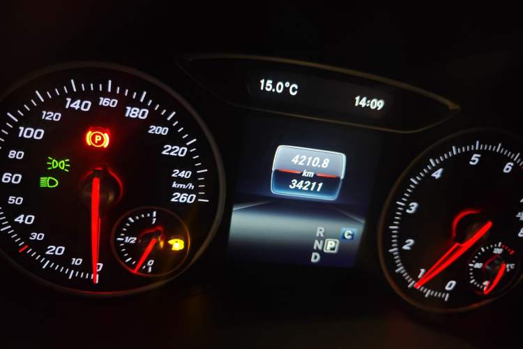 Used Mercedes-Benz B-Class 2019 B 200 Sport Edition Odometer Close Up