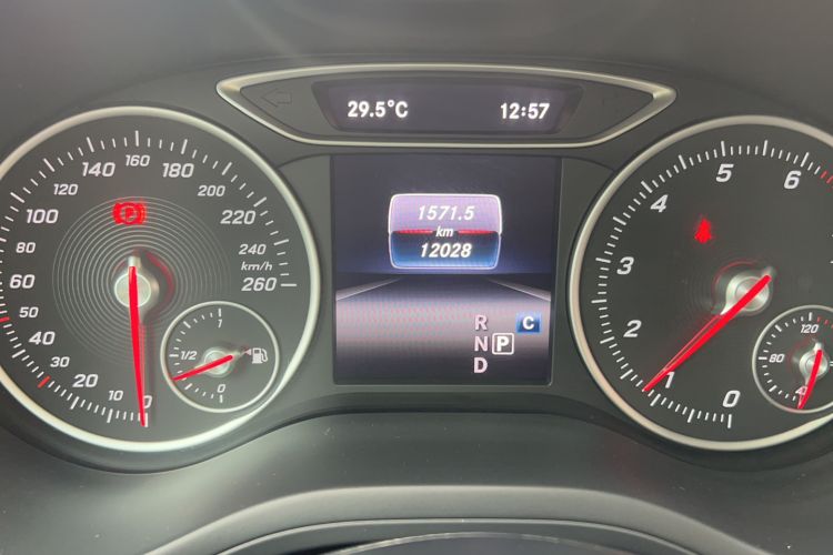 Used Mercedes-Benz B-Class 2019 B 200 Sport Edition Odometer Close Up