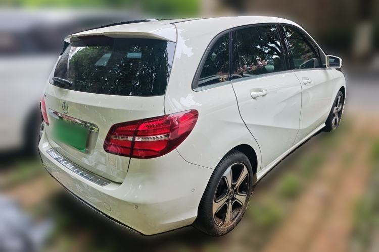 Used Mercedes-Benz B-Class 2019 B 200 Fashion Model Rear Right 45 Deg