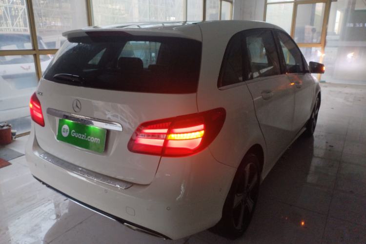 Used Mercedes-Benz B-Class 2019 B 200 Fashion Model Rear Right 45 Deg