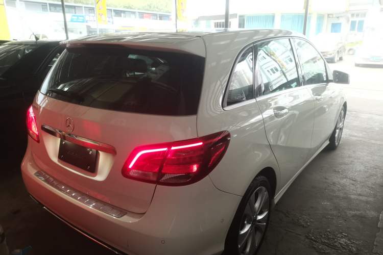 Used Mercedes-Benz B-Class 2019 B 200 Sport Edition Rear Right 45 Deg