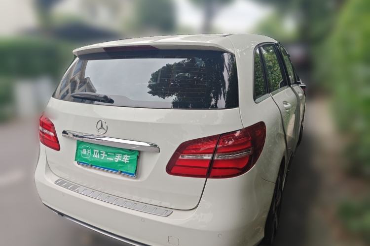 Used Mercedes-Benz B-Class 2019 B 200 Fashion Model Rear Right 45 Deg