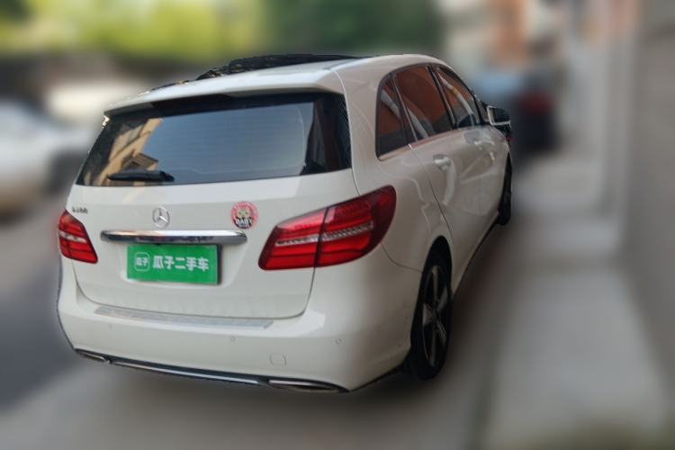 Used Mercedes-Benz B-Class 2019 B 200 Fashion Model Rear Right 45 Deg