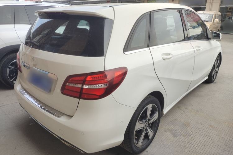Used Mercedes-Benz B-Class 2019 B 200 Fashion Model Rear Right 45 Deg