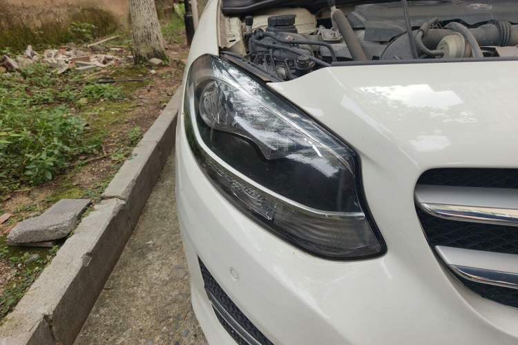 Used Mercedes-Benz B-Class 2019 B 200 Sport Edition Right Front Headlight