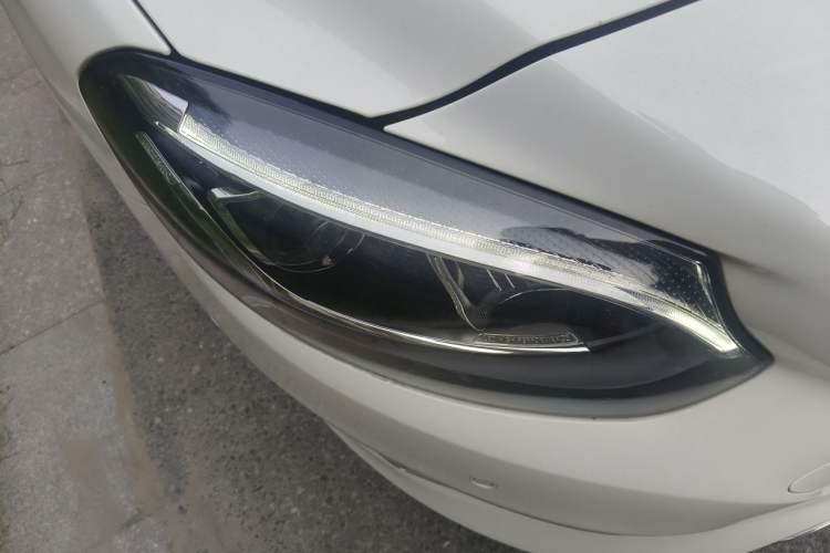 Used Mercedes-Benz B-Class 2019 B 200 Fashion Model Right Front Headlight