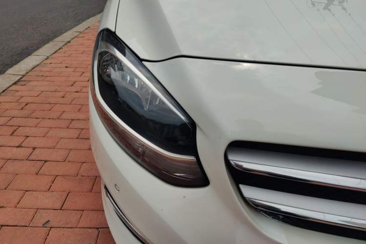 Used Mercedes-Benz B-Class 2019 B 200 Sport Edition Right Front Headlight