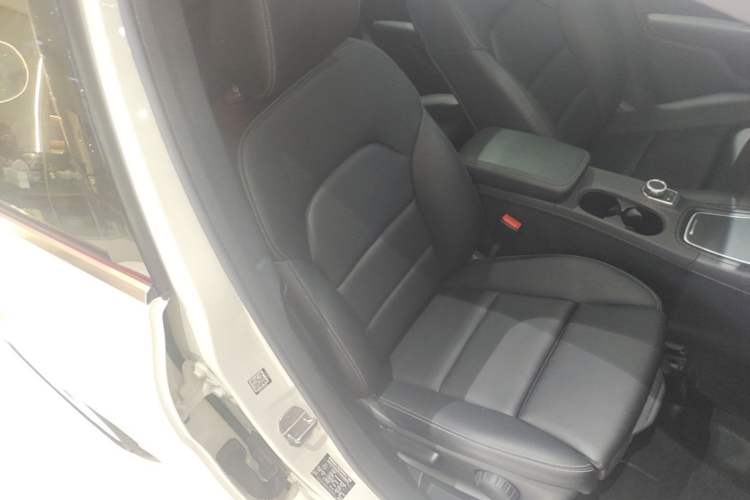 Used Mercedes-Benz B-Class 2019 B 200 Sport Edition Right Front Seat