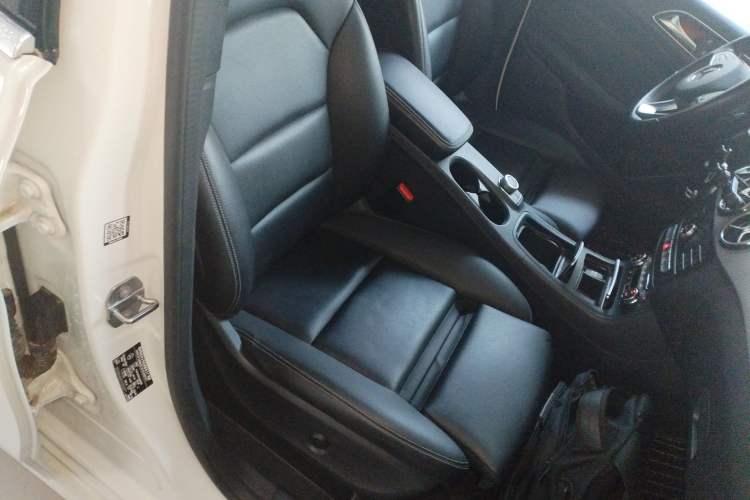 Used Mercedes-Benz B-Class 2019 B 200 Fashion Model Right Front Seat