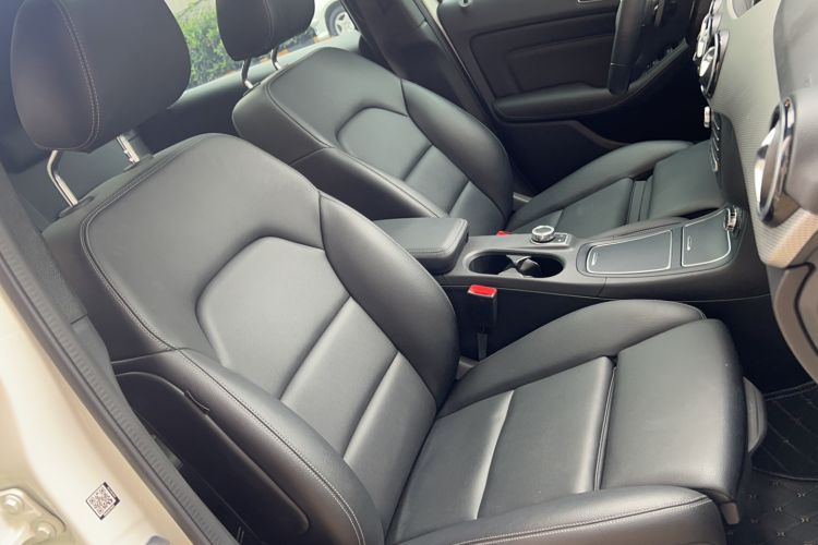 Used Mercedes-Benz B-Class 2019 B 200 Sport Edition Right Front Seat