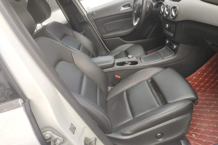 Used Mercedes-Benz B-Class 2019 B 200 Fashion Model Right Front Seat