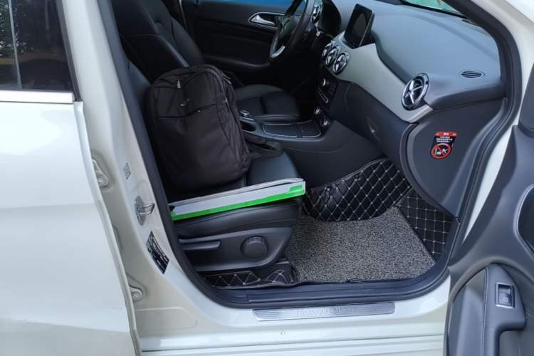 Used Mercedes-Benz B-Class 2019 B 200 Sport Edition Right Front Seat