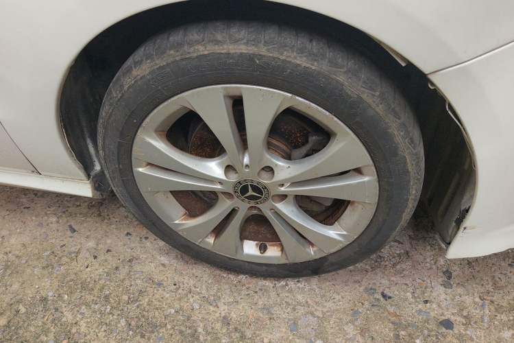 Used Mercedes-Benz B-Class 2019 B 200 Sport Edition Right Front Wheel Hub