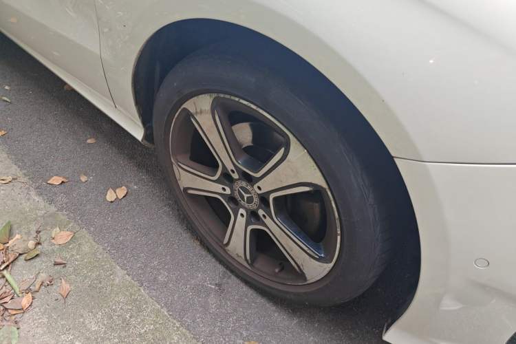 Used Mercedes-Benz B-Class 2019 B 200 Fashion Model Right Front Wheel Hub
