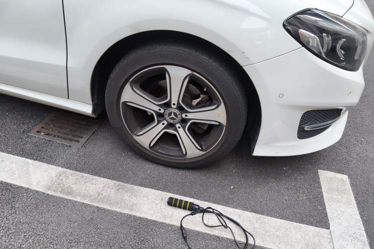 Used Mercedes-Benz B-Class 2019 B 200 Fashion Model Right Front Wheel Hub