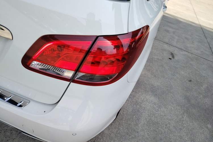 Used Mercedes-Benz B-Class 2019 B 200 Sport Edition Right Rear Taillight