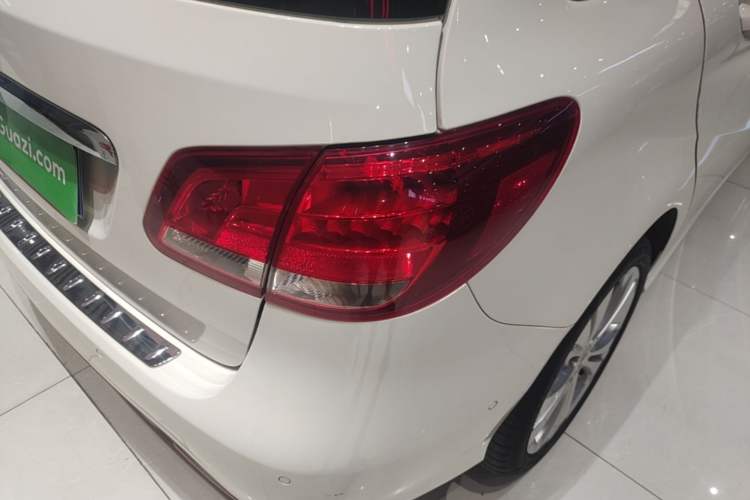 Used Mercedes-Benz B-Class 2019 B 200 Sport Edition Right Rear Taillight