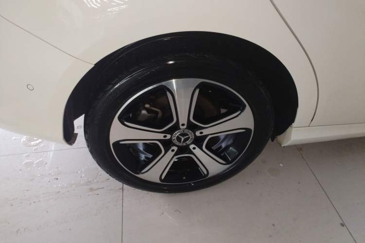 Used Mercedes-Benz B-Class 2019 B 200 Fashion Model Right Rear Wheel Hub