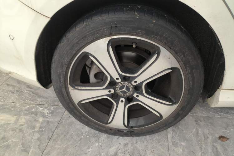 Used Mercedes-Benz B-Class 2019 B 200 Fashion Model Right Rear Wheel Hub