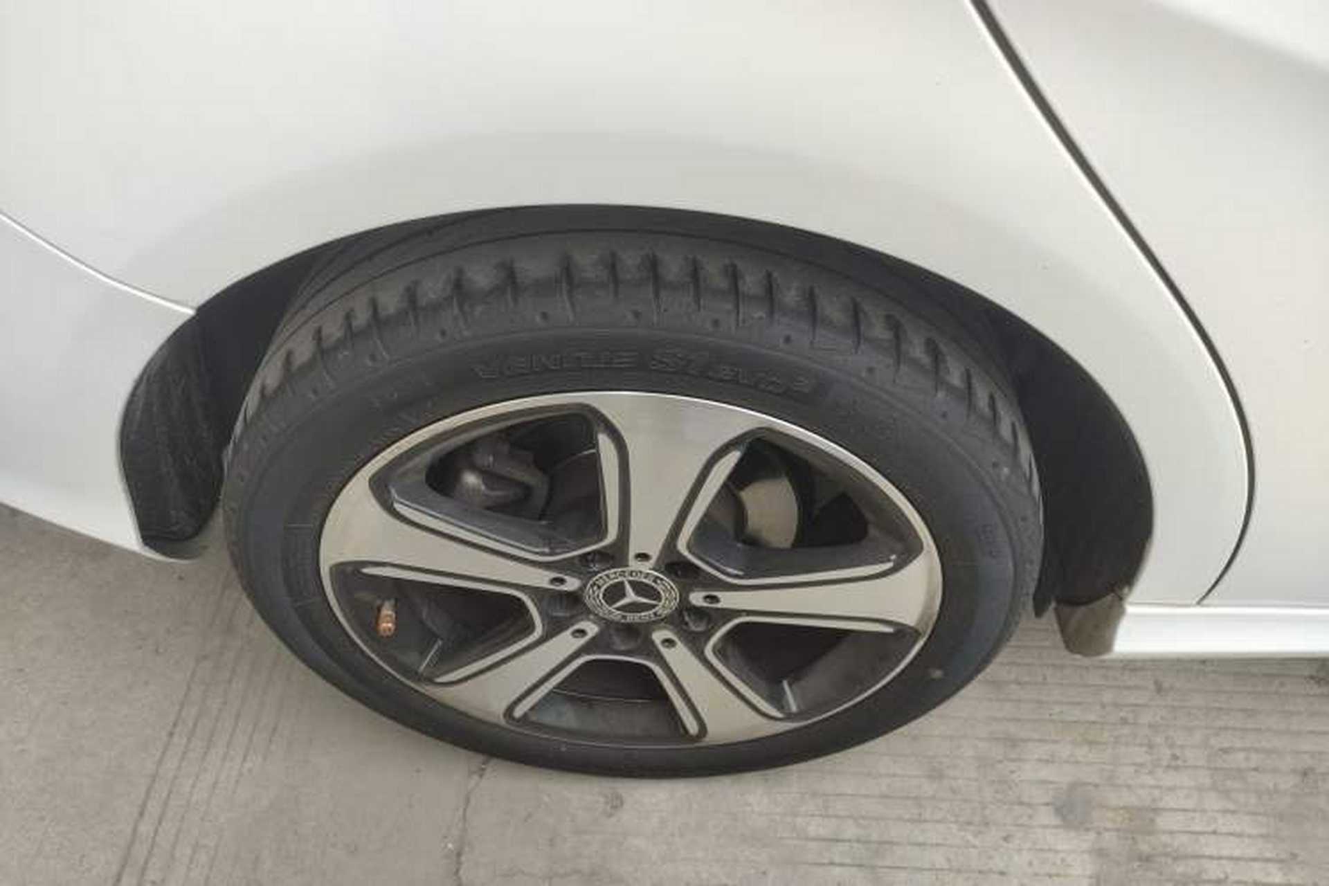 Used Mercedes-Benz B-Class 2019 B 200 Fashion Model Right Rear Wheel Hub