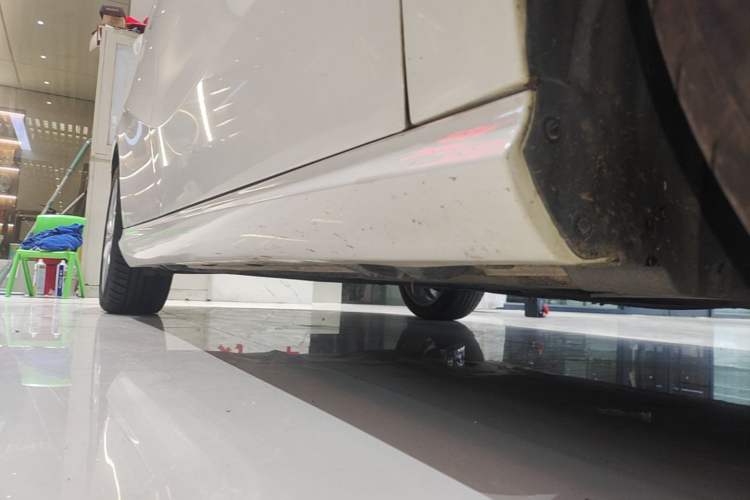 Used Mercedes-Benz B-Class 2019 B 200 Sport Edition Right Side Sill