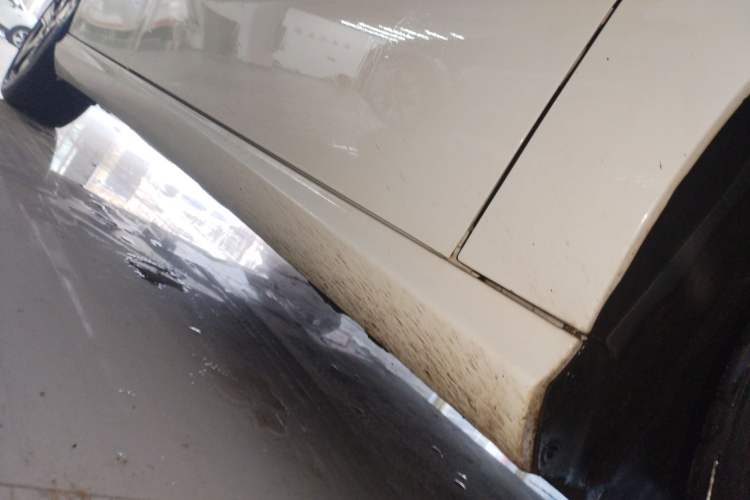 Used Mercedes-Benz B-Class 2019 B 200 Fashion Model Right Side Sill