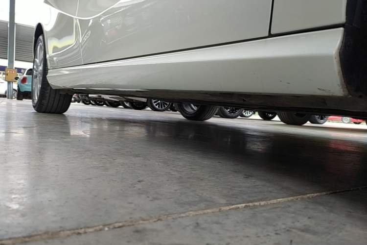 Used Mercedes-Benz B-Class 2019 B 200 Sport Edition Right Side Sill