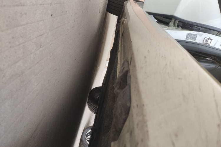 Used Mercedes-Benz B-Class 2019 B 200 Fashion Model Right Side Sill