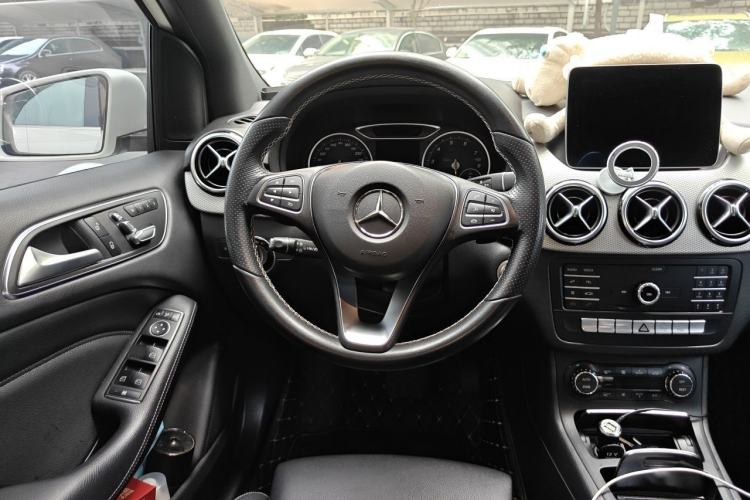 Used Mercedes-Benz B-Class 2019 B 200 Fashion Model Steering Wheel