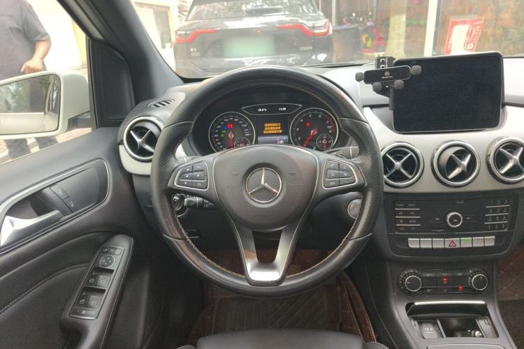 Used Mercedes-Benz B-Class 2019 B 200 Sport Edition Steering Wheel