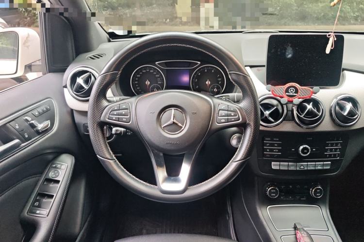 Used Mercedes-Benz B-Class 2019 B 200 Fashion Model Steering Wheel