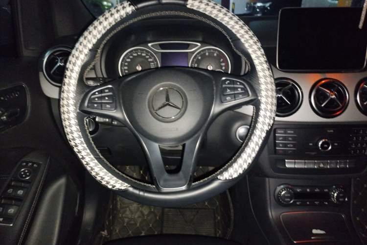 Used Mercedes-Benz B-Class 2019 B 200 Fashion Model Steering Wheel