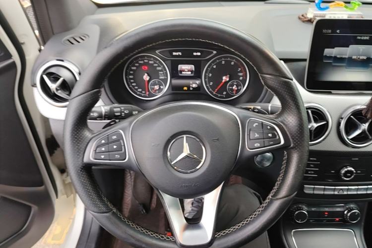 Used Mercedes-Benz B-Class 2019 B 200 Sport Edition Steering Wheel