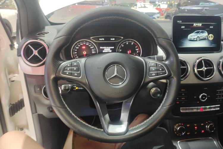 Used Mercedes-Benz B-Class 2019 B 200 Sport Edition Steering Wheel