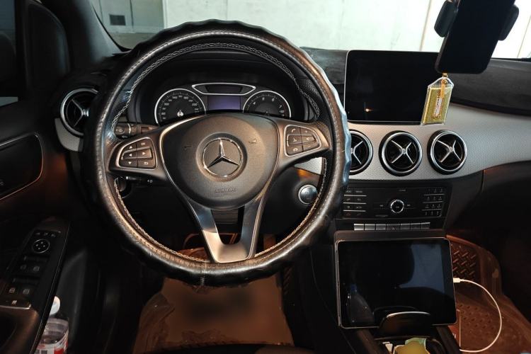 Used Mercedes-Benz B-Class 2019 B 200 Sport Edition Steering Wheel