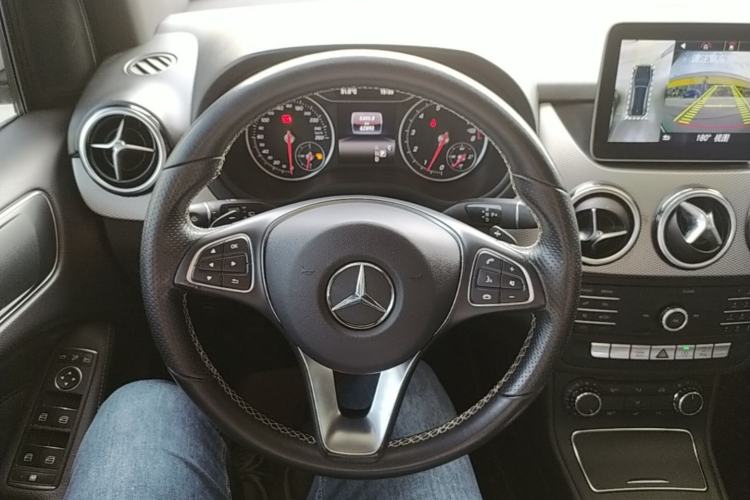 Used Mercedes-Benz B-Class 2019 B 200 Sport Edition Steering Wheel