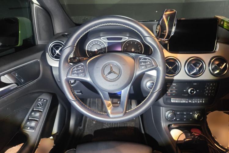 Used Mercedes-Benz B-Class 2019 B 200 Sport Edition Steering Wheel