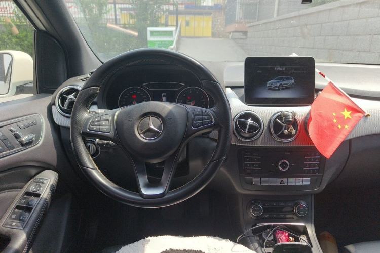 Used Mercedes-Benz B-Class 2019 B 200 Fashion Model Steering Wheel
