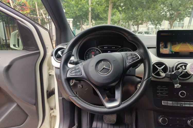 Used Mercedes-Benz B-Class 2019 B 200 Sport Edition Steering Wheel